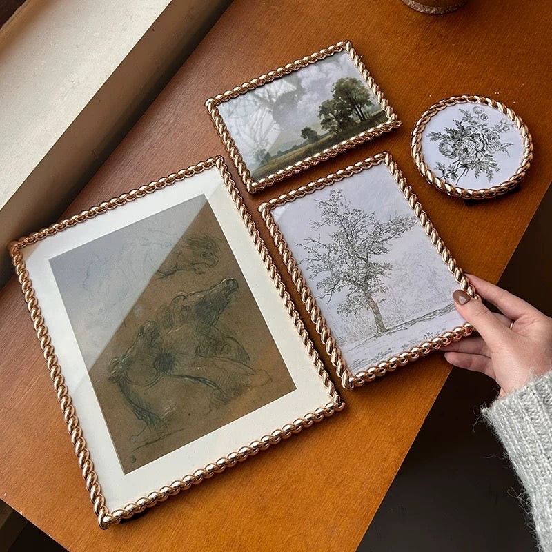 Photo Frames & Art