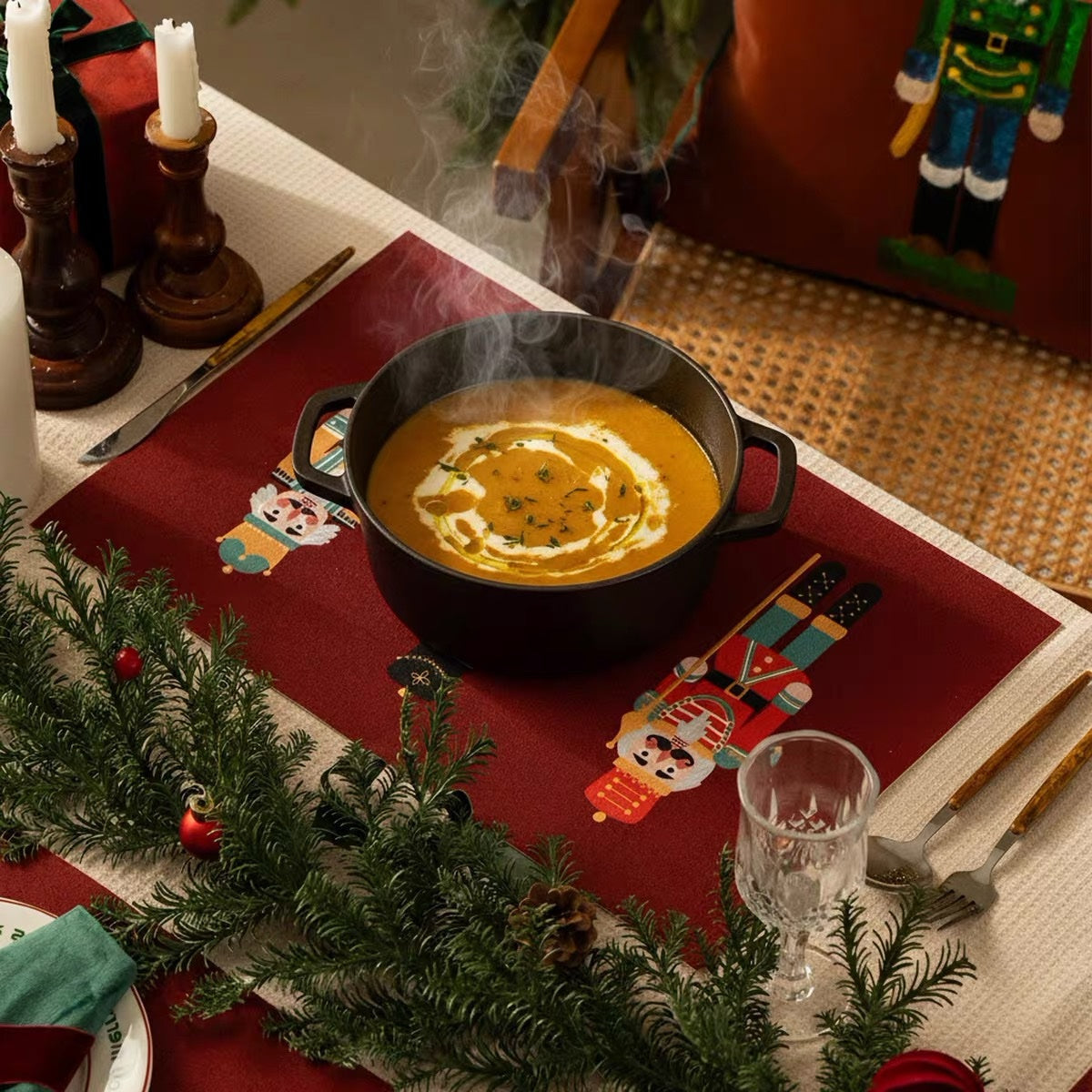 Nutcracker Placemat Rouge