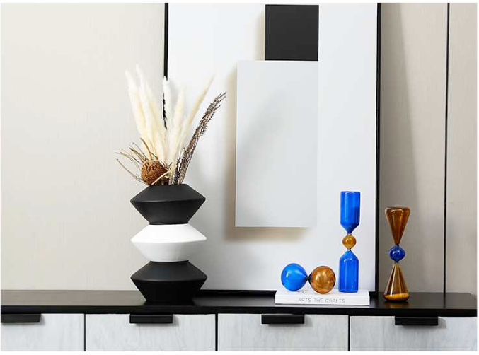 Laci Vase