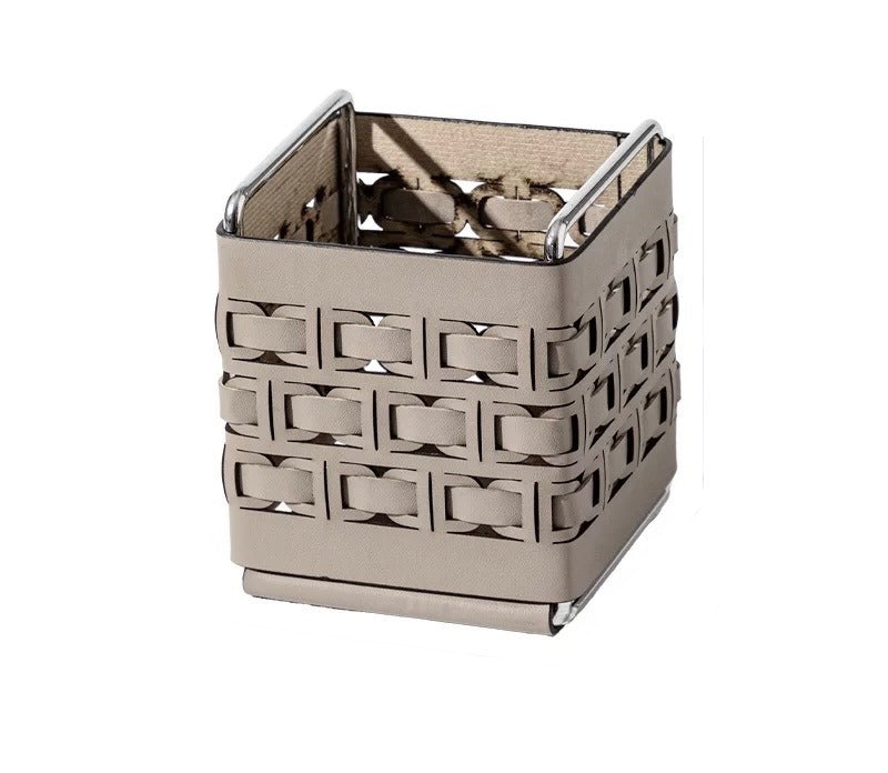 Leo Utility Holder