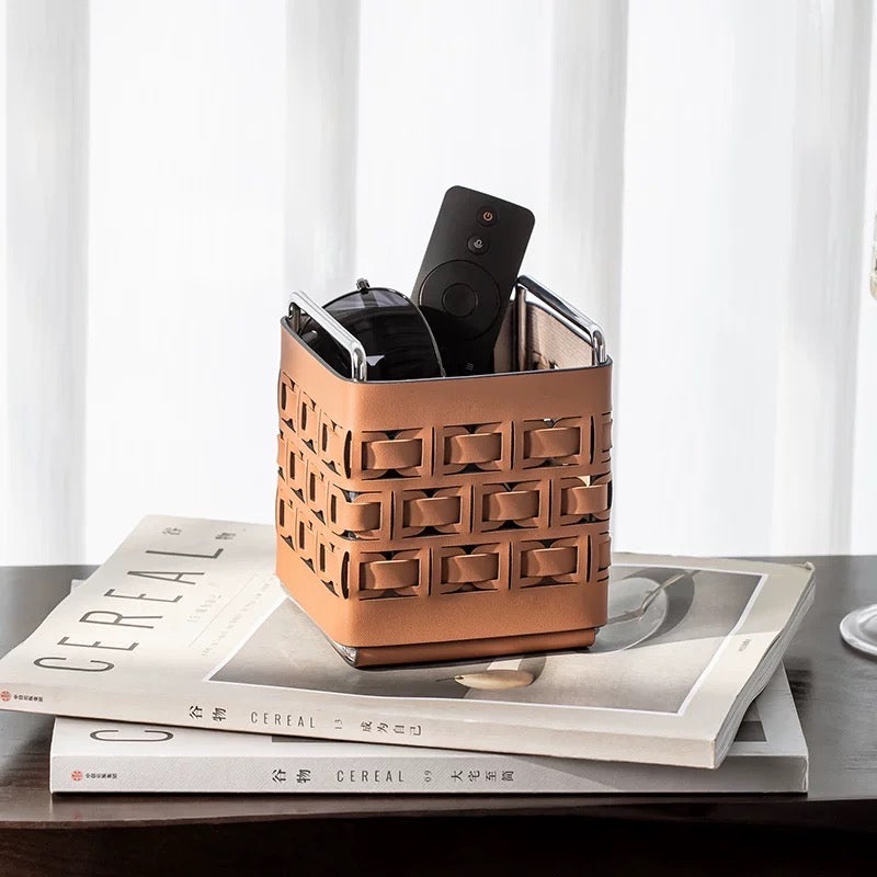 Leo Utility Holder