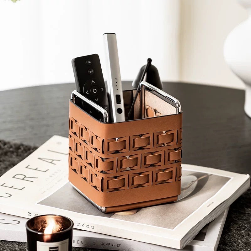 Leo Utility Holder