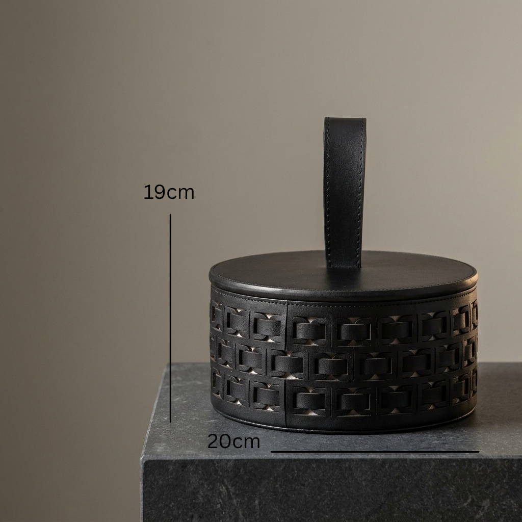 Leonie Round Box