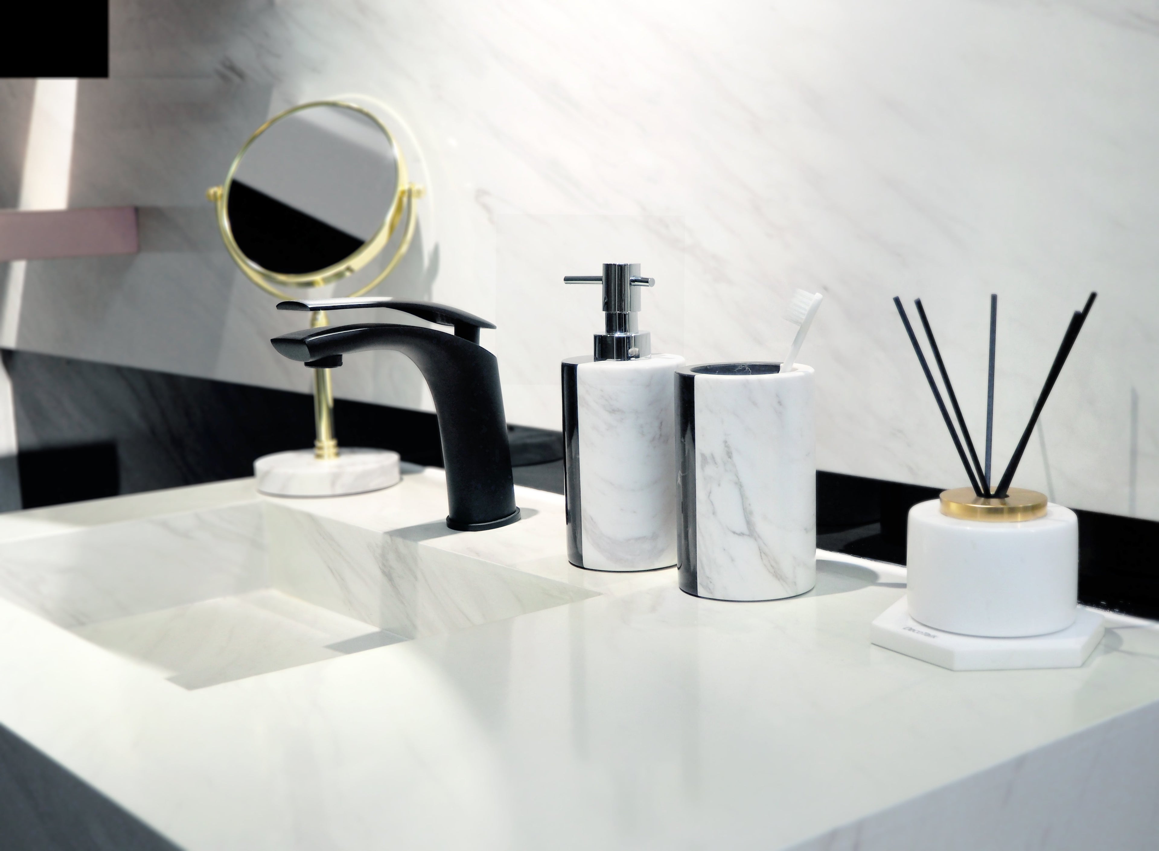 Maxim Marble Holder