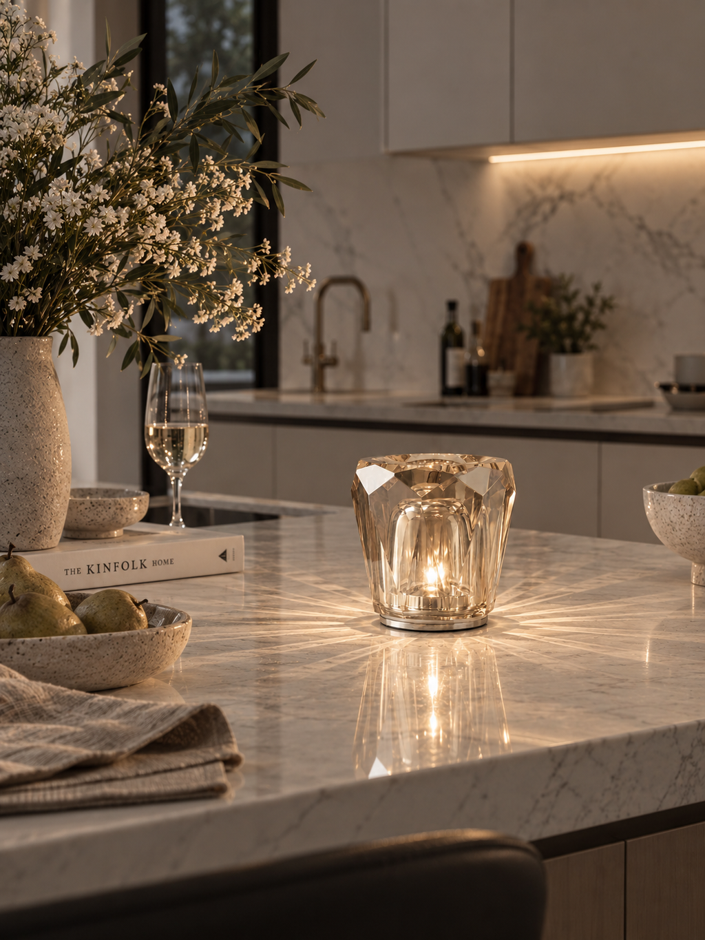 Nero Crystal Lamp