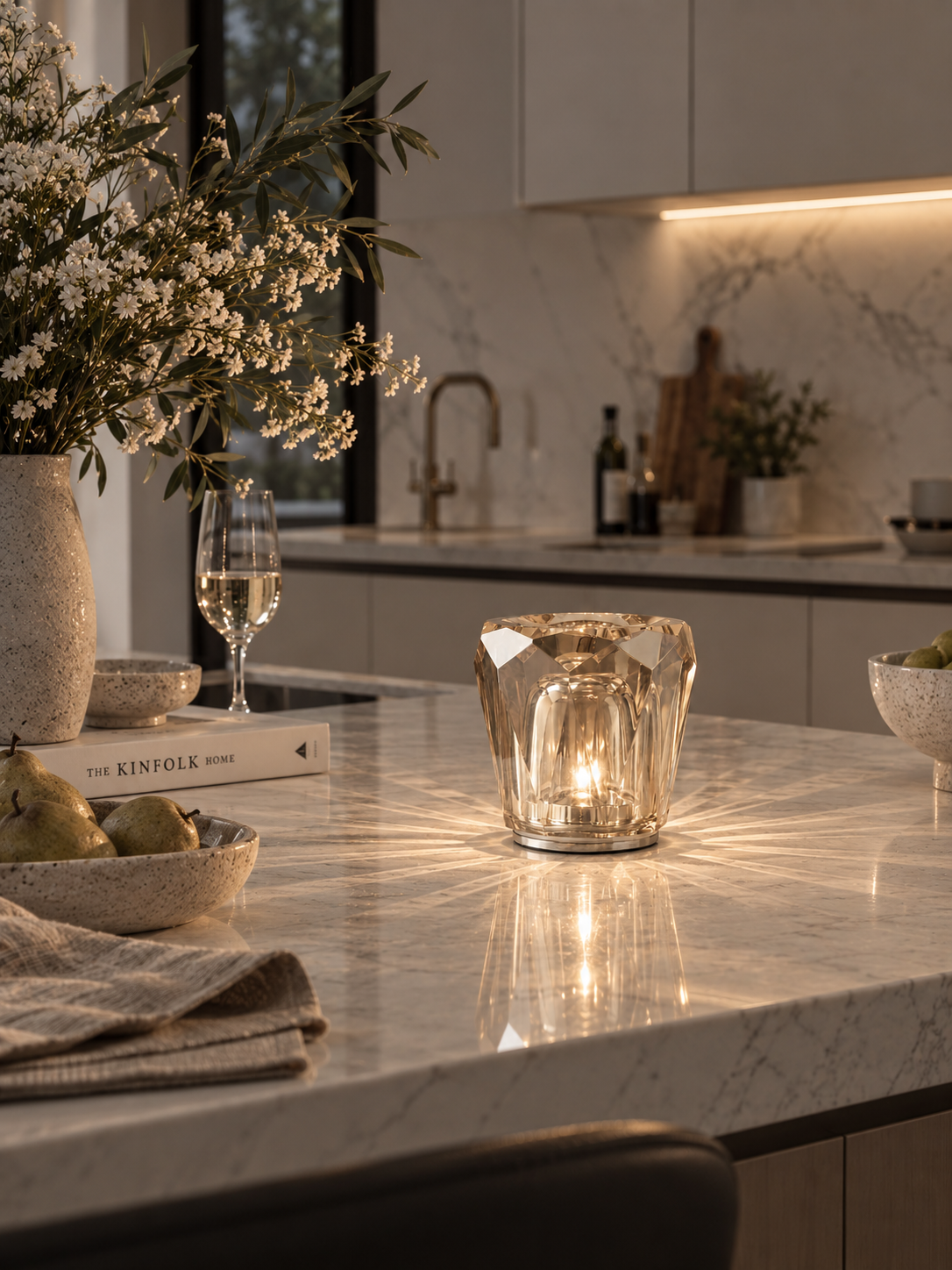 Nero Crystal Lamp