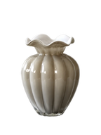 Sara Vase