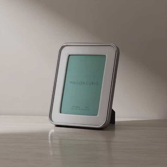 Moma Photo Frame - 5x7